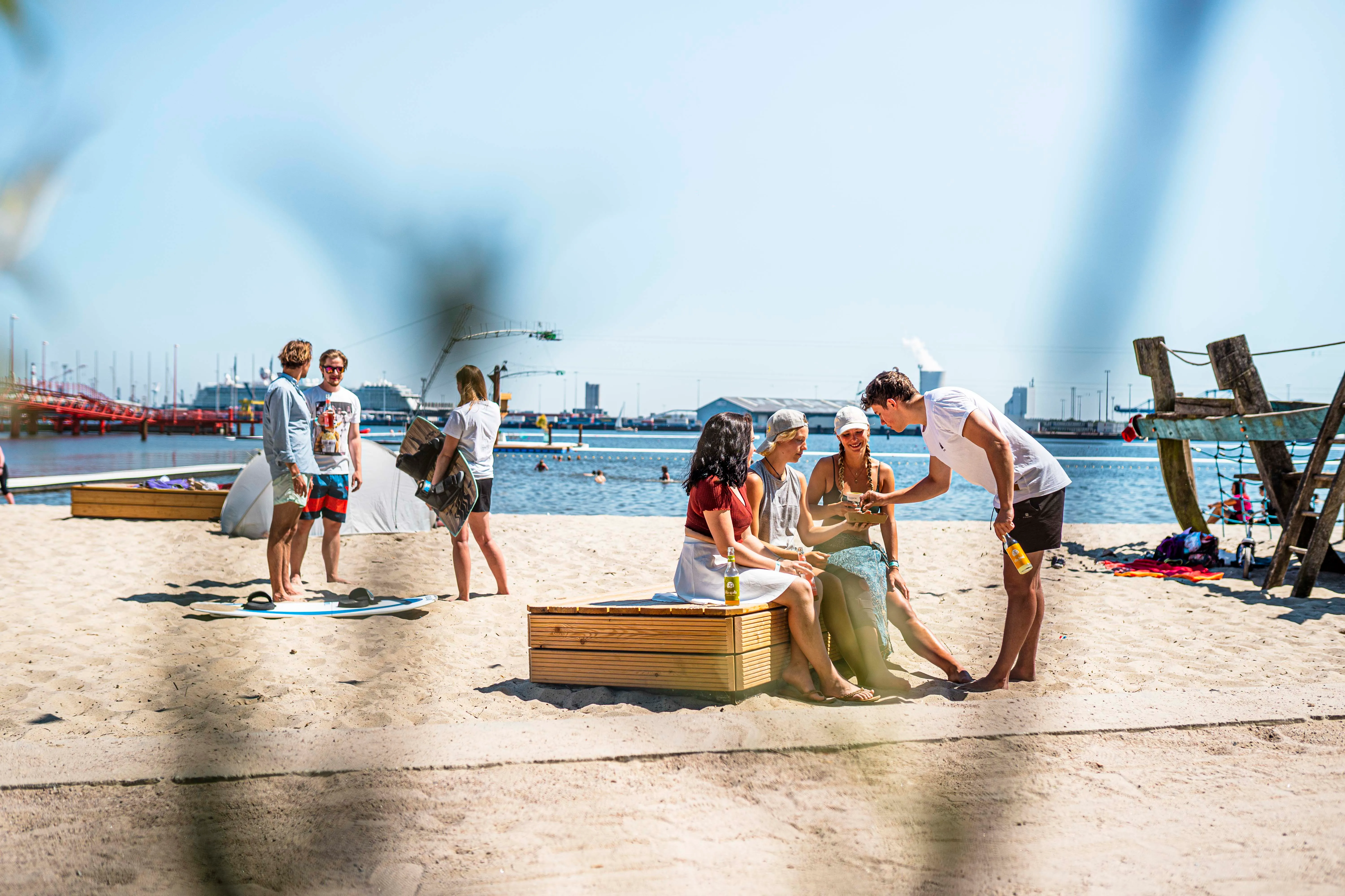 Gäste am Supieria Strand direkt an der Warnow